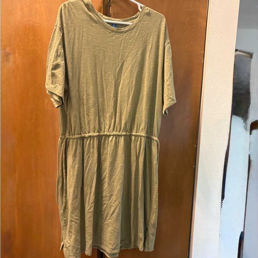 🥳 Old Navy Olive Green T-Shirt dress NWOT